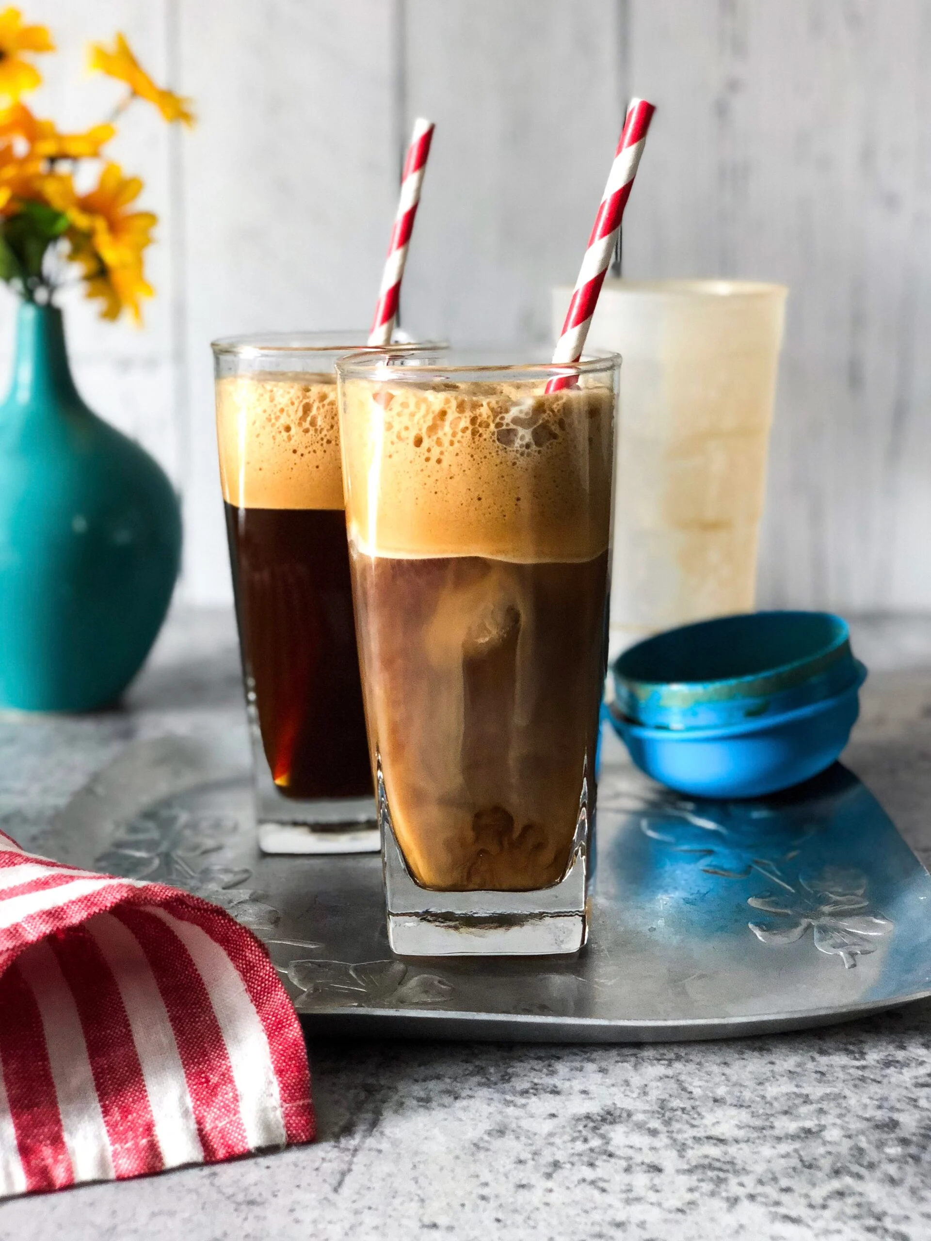 Cafe frappe Jamila – Rețeta clasică + o alternativă mai rapidă și cremoasă